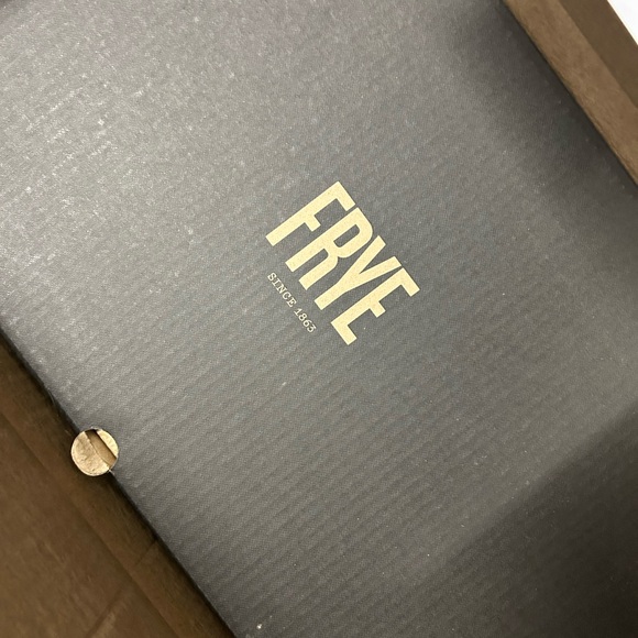 Frye - Picture 4 of 4